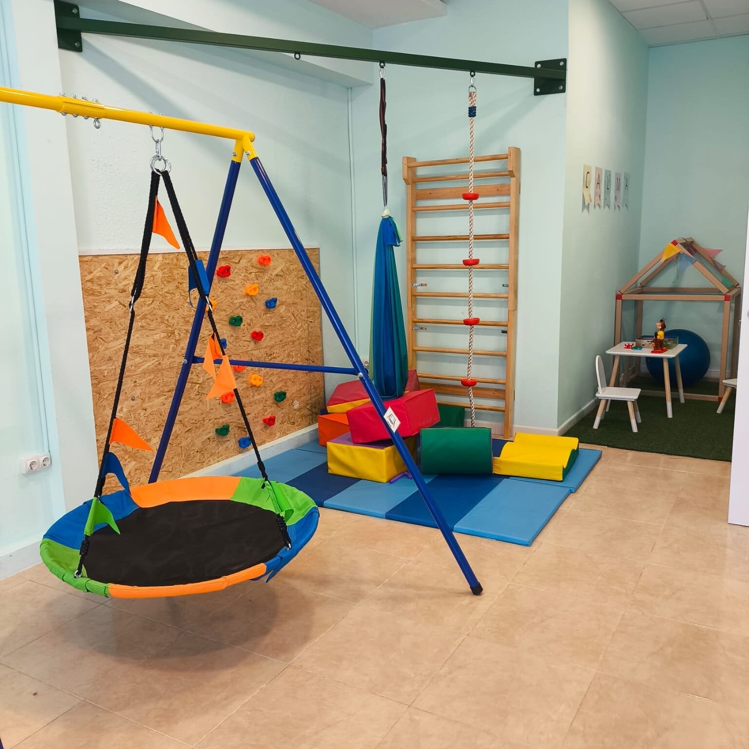 Sala de terapia ocupacional y psicologia infantil en cerdanyola del vallés